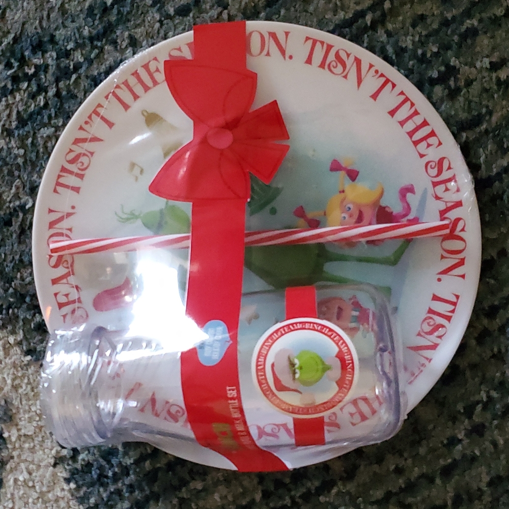 Dr. Seuss’ The Grinch Cookie and Milk Bottle Set